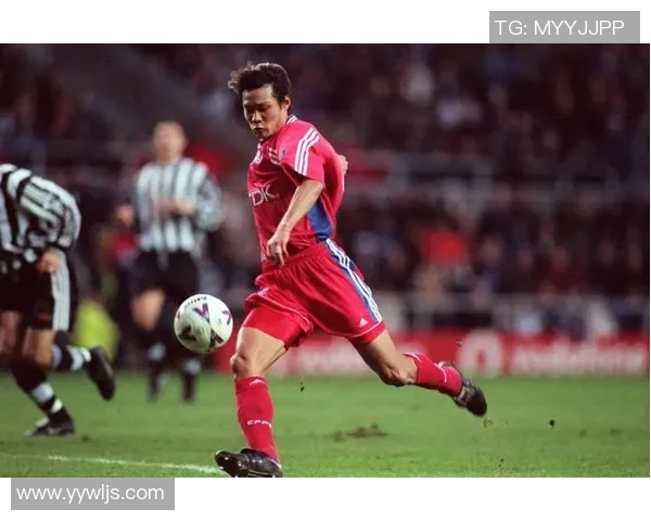 年轻成名的足球明星们如何在绿茵场上书写传奇人生与梦想追逐