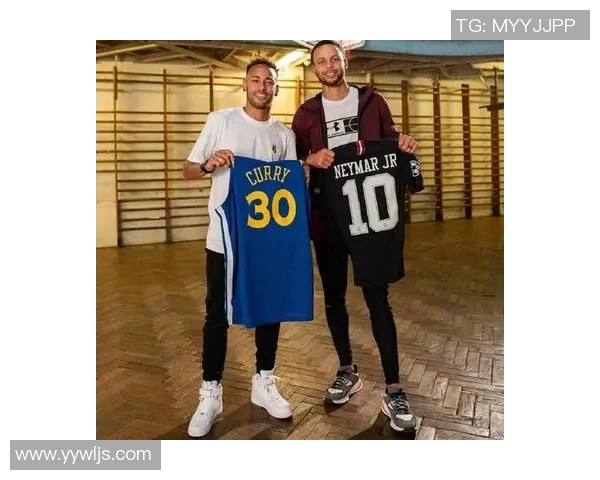 库里与足球明星的偶遇瞬间引发的跨界友谊故事 库里与足球明星的偶遇瞬间引发的跨界友谊故事